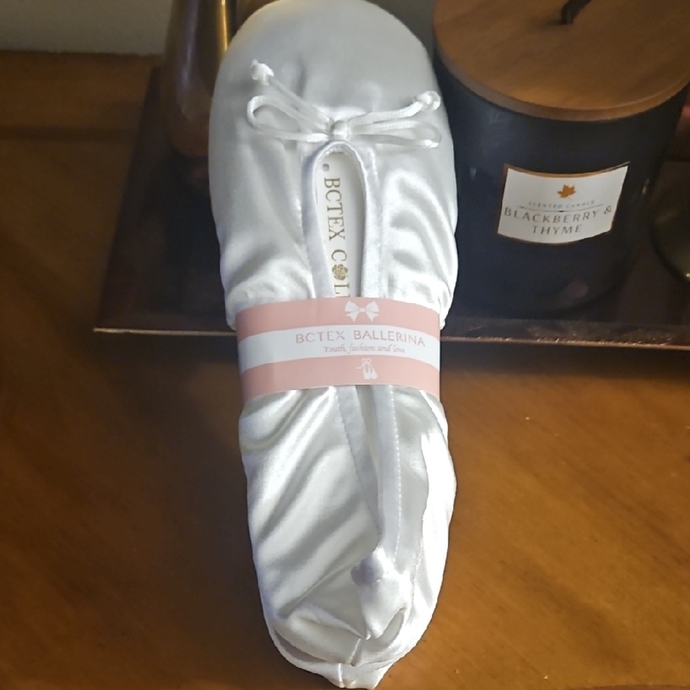 BC Tex  New White Satin Ballet Flats 8-9